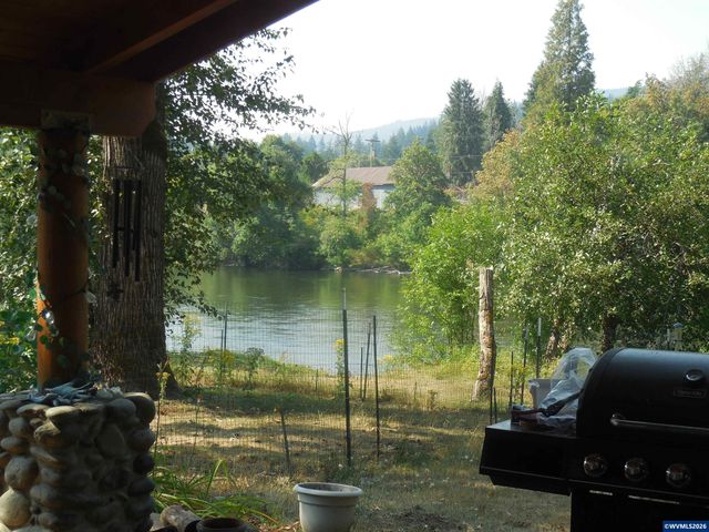 341 Locust St, Lyons, OR 97360