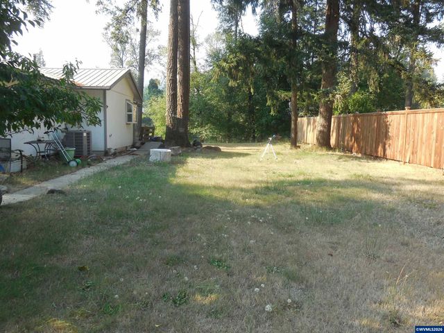 341 Locust St, Lyons, OR 97360