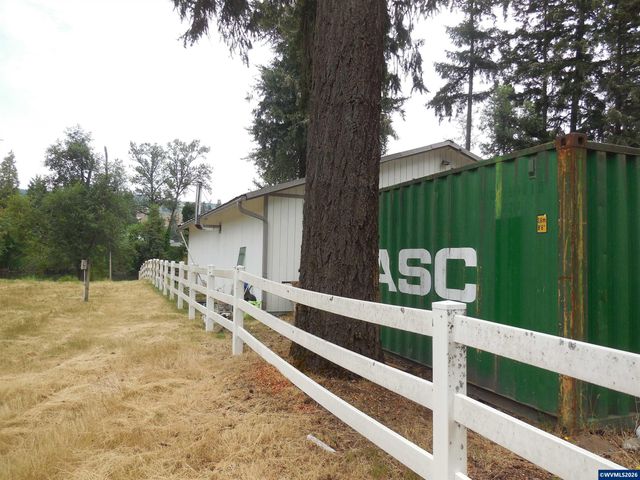 341 Locust St, Lyons, OR 97360
