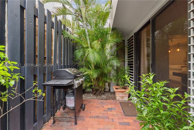 3143 Virginia St 3, Coconut Grove, FL 33133