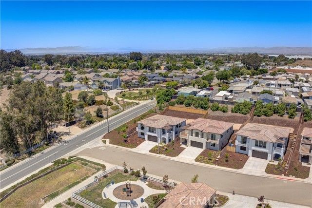 1607 Tuscan Way, Santa Maria, CA 93455