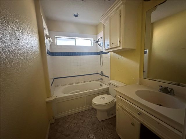 1310 Village Court Boulevard, Rosenberg, TX 77471