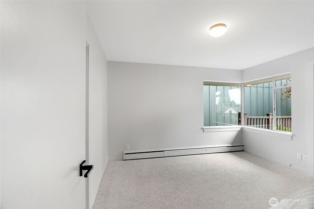6553 Greenwood Avenue N, Seattle, WA 98103