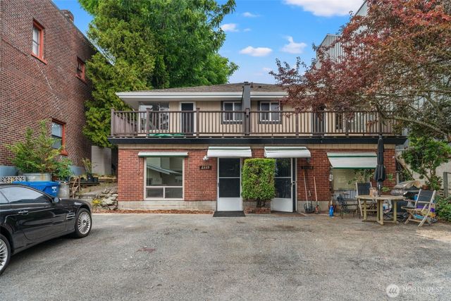 6553 Greenwood Avenue N, Seattle, WA 98103