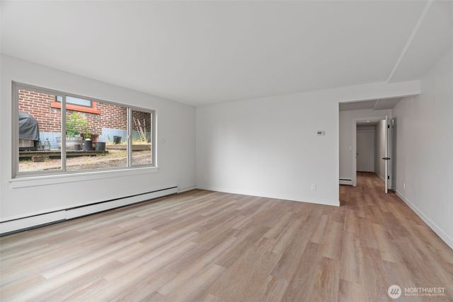 6553 Greenwood Avenue N, Seattle, WA 98103