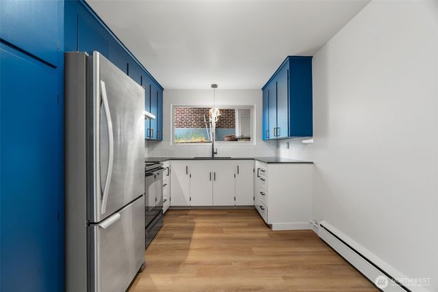 6553 Greenwood Avenue N, Seattle, WA 98103