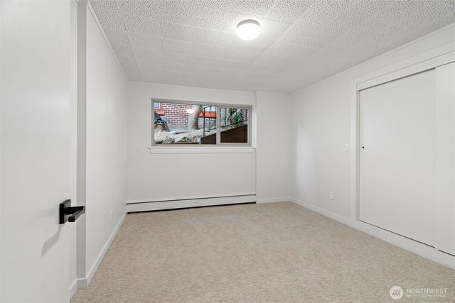 6553 Greenwood Avenue N, Seattle, WA 98103