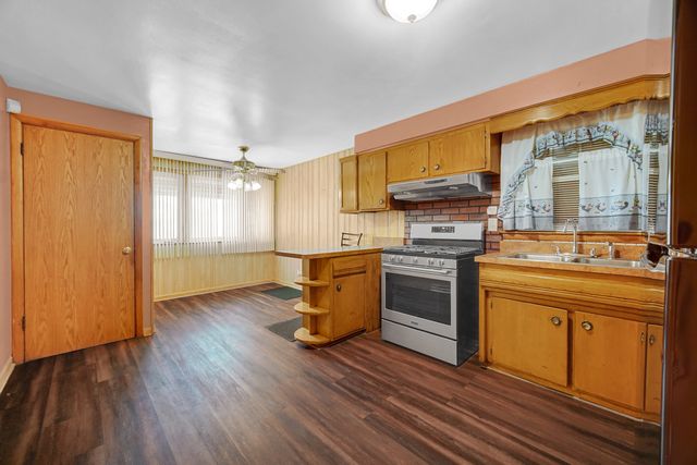 7325 S Wolcott Avenue, Chicago, IL 60636