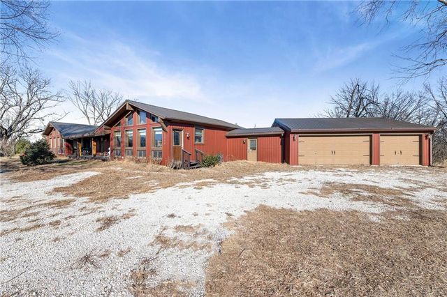 8046 Southpoint Drive, Camden, MO 64017