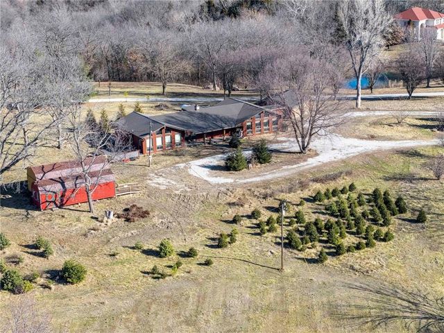 8046 Southpoint Drive, Camden, MO 64017
