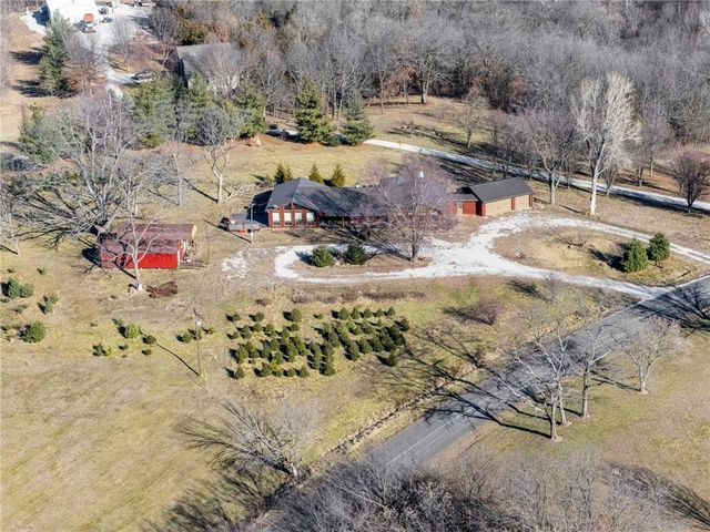 8046 Southpoint Drive, Camden, MO 64017