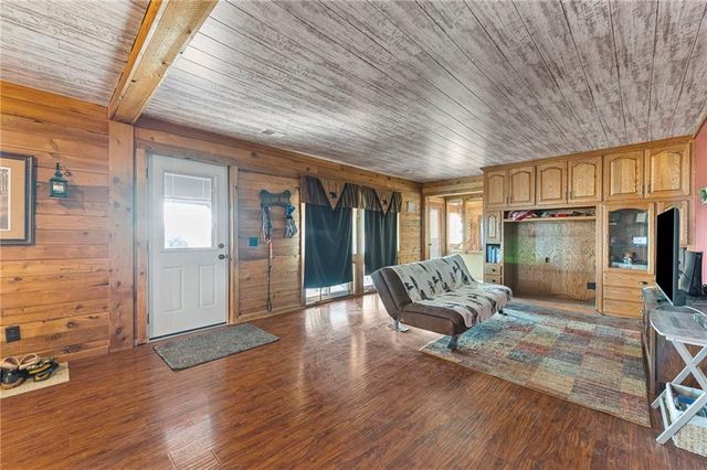 8046 Southpoint Drive, Camden, MO 64017
