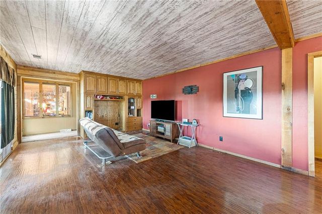 8046 Southpoint Drive, Camden, MO 64017