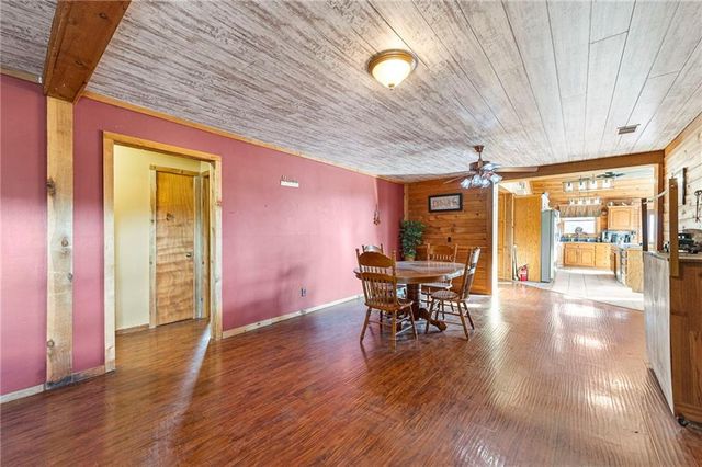 8046 Southpoint Drive, Camden, MO 64017