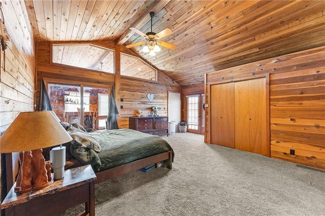 8046 Southpoint Drive, Camden, MO 64017