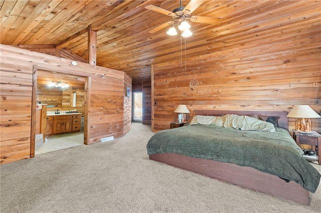 8046 Southpoint Drive, Camden, MO 64017