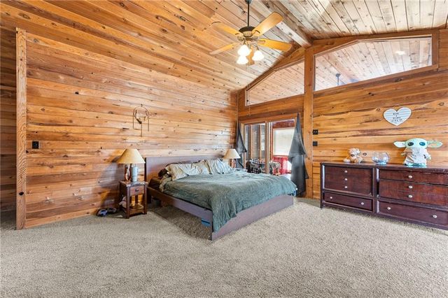 8046 Southpoint Drive, Camden, MO 64017