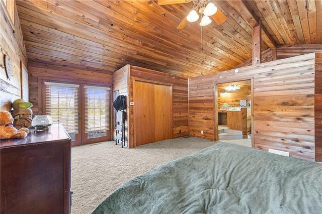 8046 Southpoint Drive, Camden, MO 64017