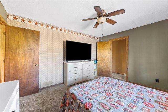 8046 Southpoint Drive, Camden, MO 64017