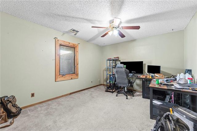 8046 Southpoint Drive, Camden, MO 64017
