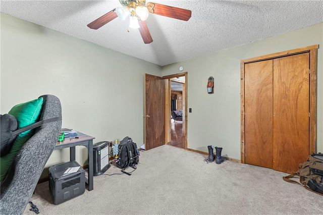 8046 Southpoint Drive, Camden, MO 64017