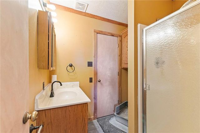 8046 Southpoint Drive, Camden, MO 64017
