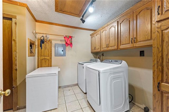 8046 Southpoint Drive, Camden, MO 64017