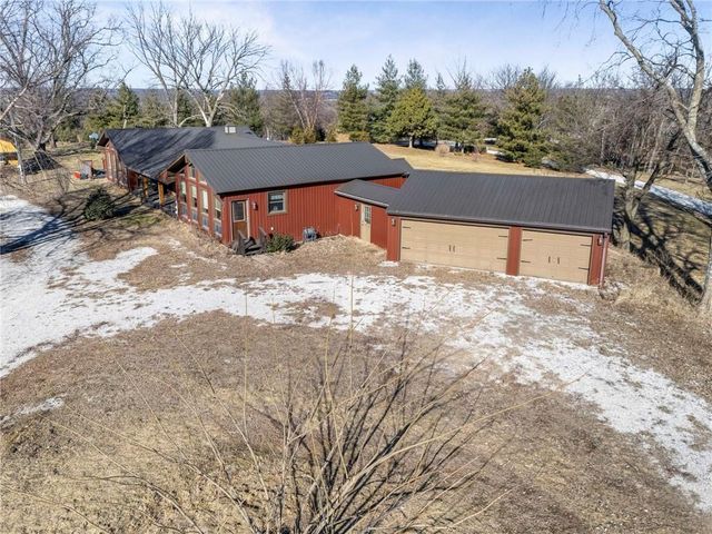 8046 Southpoint Drive, Camden, MO 64017