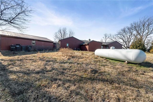 8046 Southpoint Drive, Camden, MO 64017