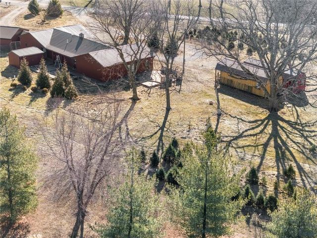 8046 Southpoint Drive, Camden, MO 64017
