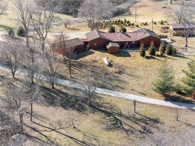 8046 Southpoint Drive, Camden, MO 64017