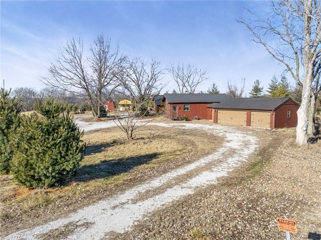 8046 Southpoint Drive, Camden, MO 64017