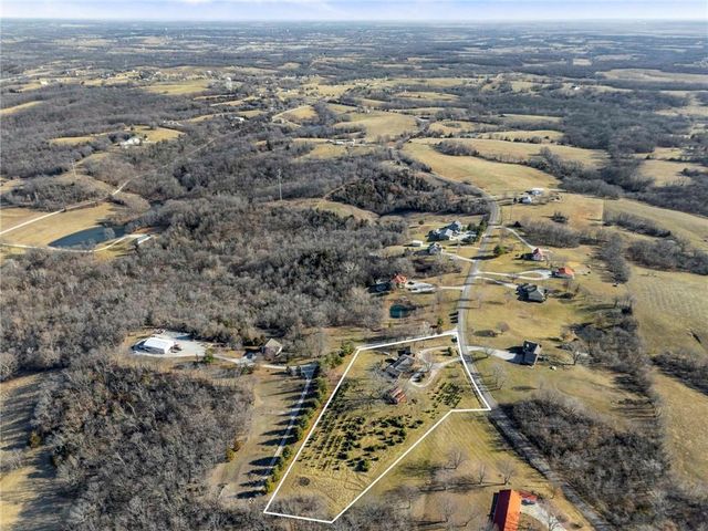 8046 Southpoint Drive, Camden, MO 64017