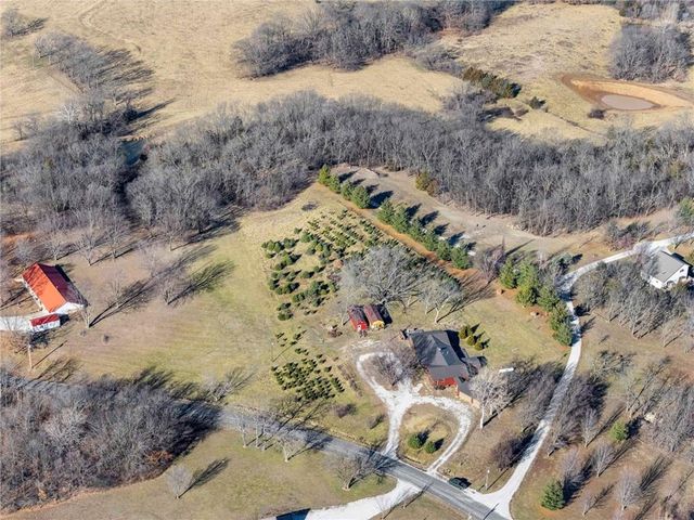 8046 Southpoint Drive, Camden, MO 64017