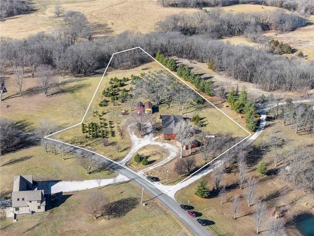 8046 Southpoint Drive, Camden, MO 64017