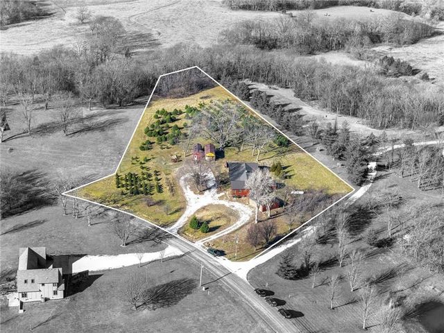 8046 Southpoint Drive, Camden, MO 64017