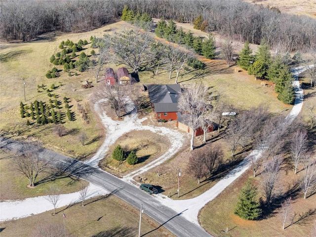 8046 Southpoint Drive, Camden, MO 64017