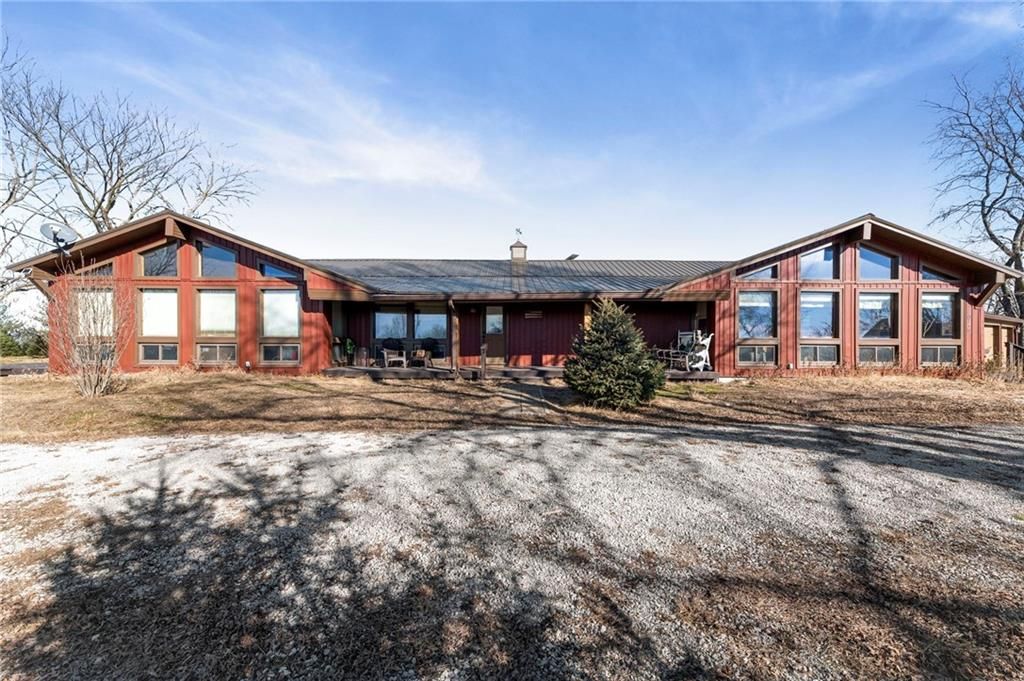 8046 Southpoint Drive, Camden, MO 64017