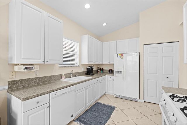 334 NW Springview Loop, Port St Lucie, FL 34986