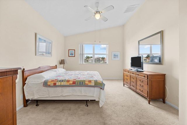 334 NW Springview Loop, Port St Lucie, FL 34986