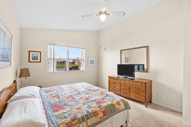 334 NW Springview Loop, Port St Lucie, FL 34986