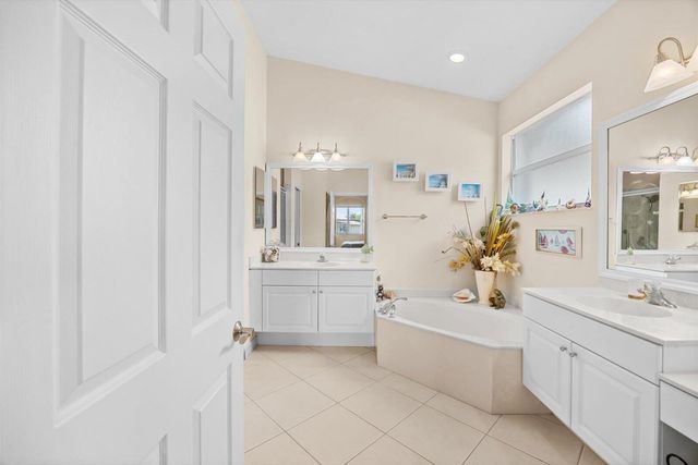 334 NW Springview Loop, Port St Lucie, FL 34986