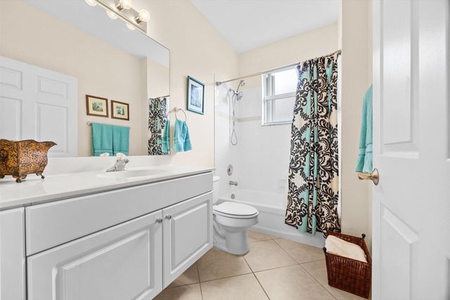 334 NW Springview Loop, Port St Lucie, FL 34986