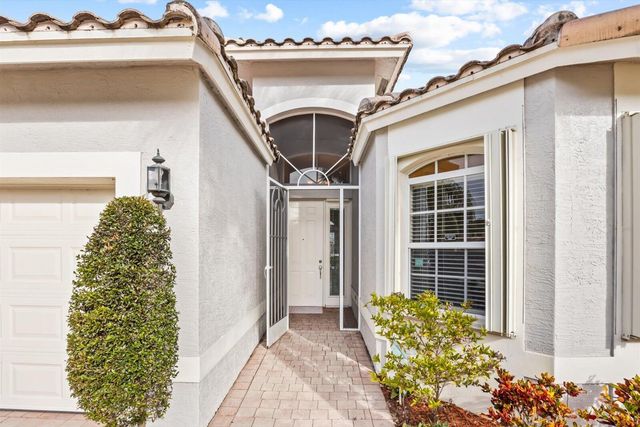 334 NW Springview Loop, Port St Lucie, FL 34986