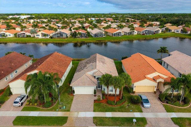 334 NW Springview Loop, Port St Lucie, FL 34986