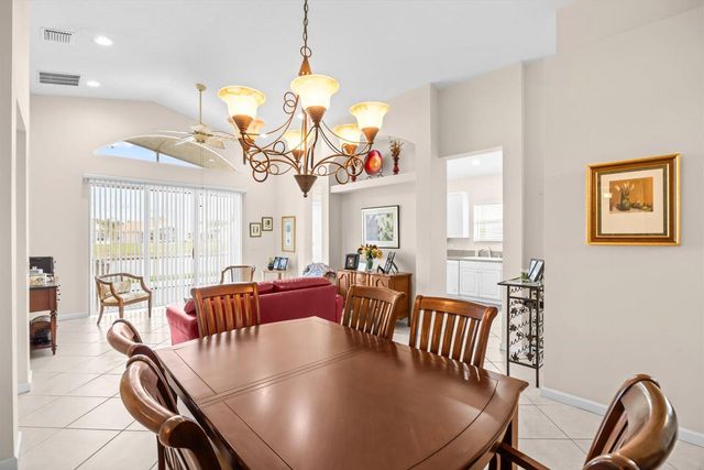 334 NW Springview Loop, Port St Lucie, FL 34986