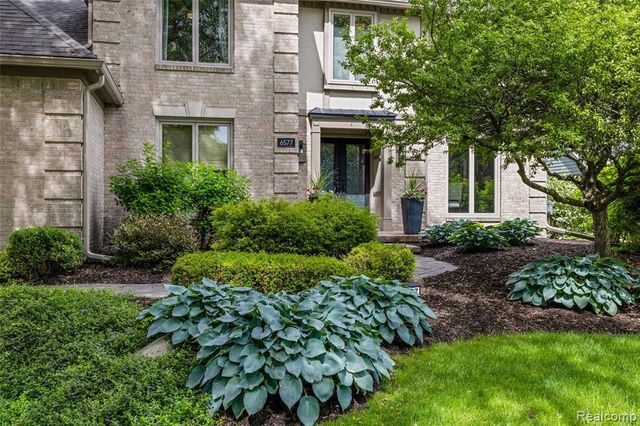 6577 Crabapple, Troy, MI 48098