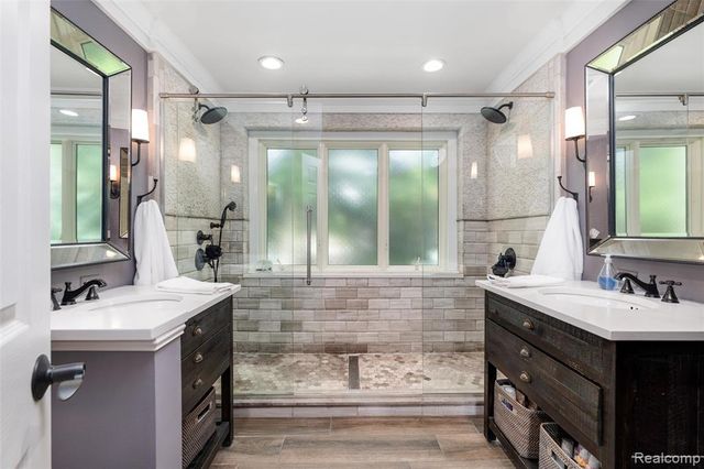 6577 Crabapple, Troy, MI 48098