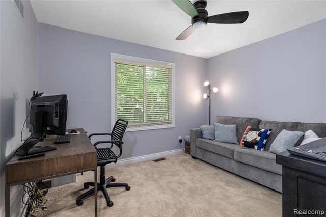 6577 Crabapple, Troy, MI 48098