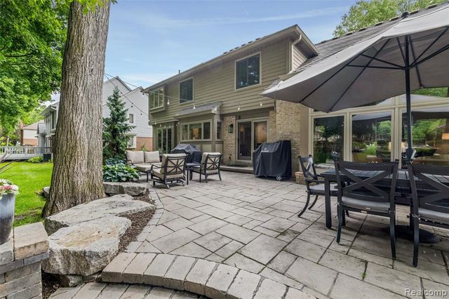 6577 Crabapple, Troy, MI 48098